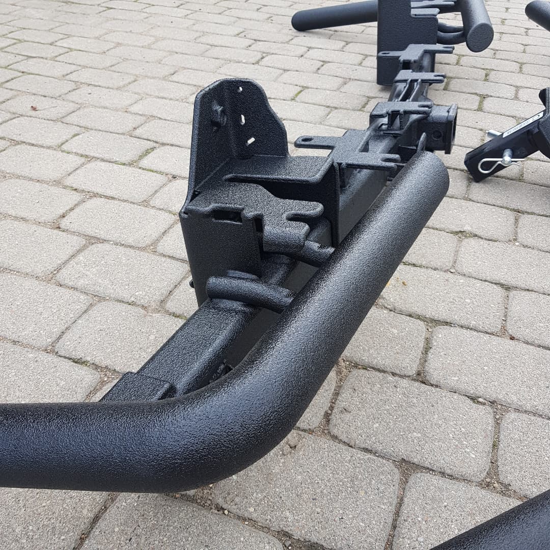 Надежная защита навесных аксессуаров полимерным покрытием Line-X