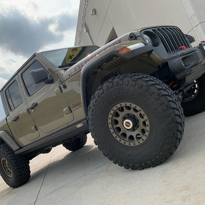 Настоящий Гладиатор использует защиту Line-X