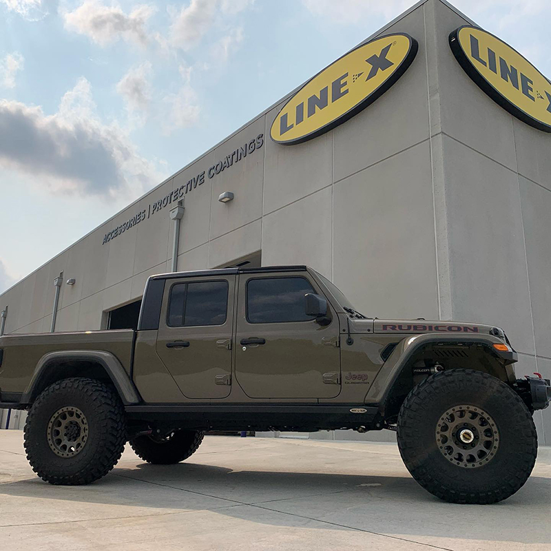 Настоящий Гладиатор использует защиту Line-X