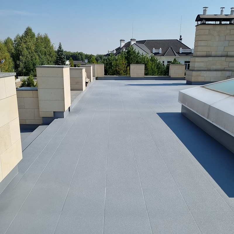 Защита и гидроизоляция кровли открытой террасы дома покрытием Line-X