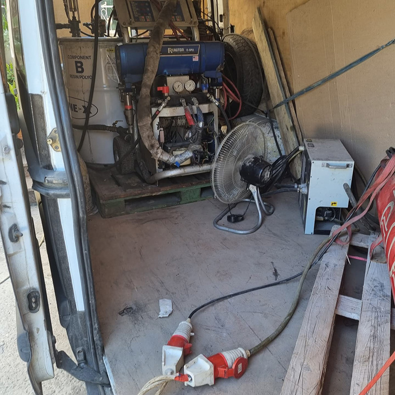 Защита и гидроизоляция кровли открытой террасы дома покрытием Line-X