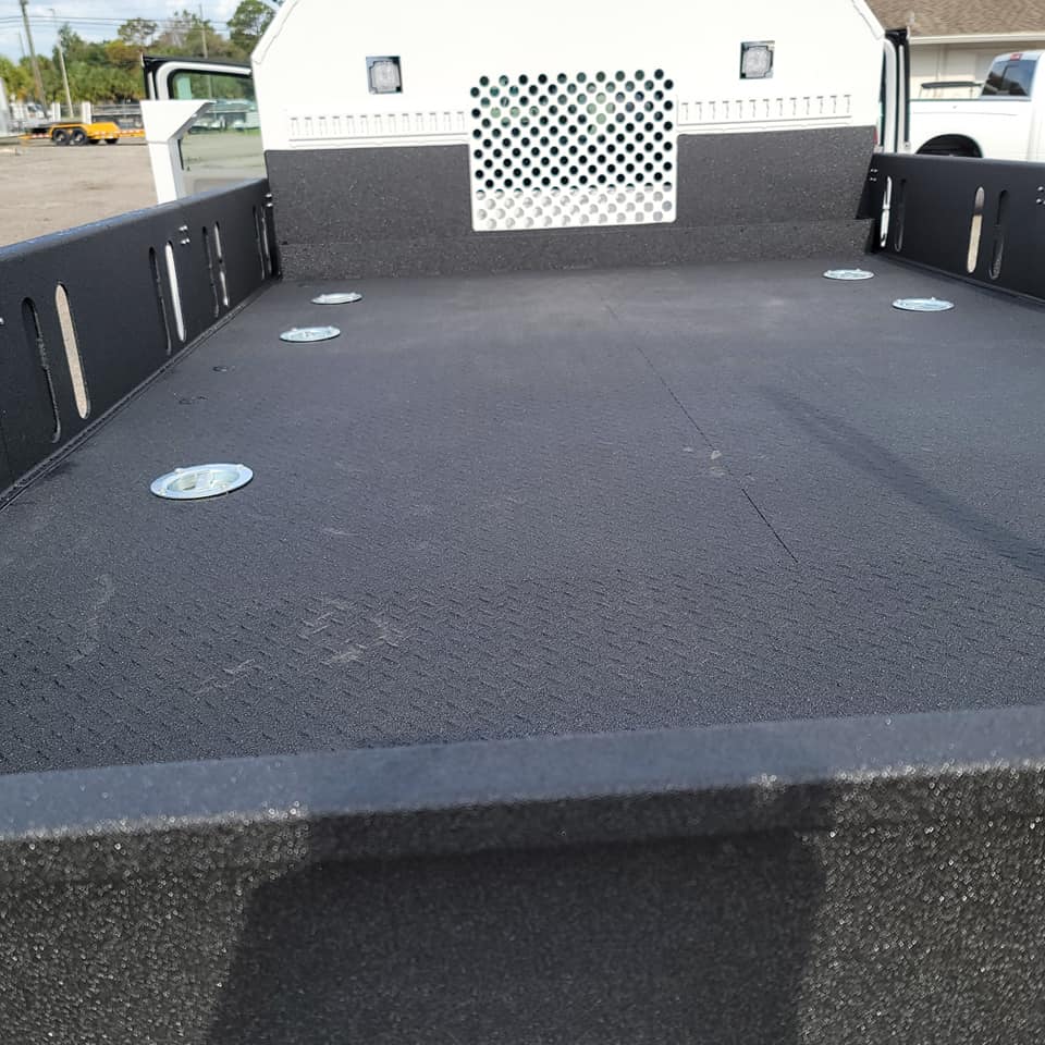 Защита кузова грузовика покрытием Line-X от царапин