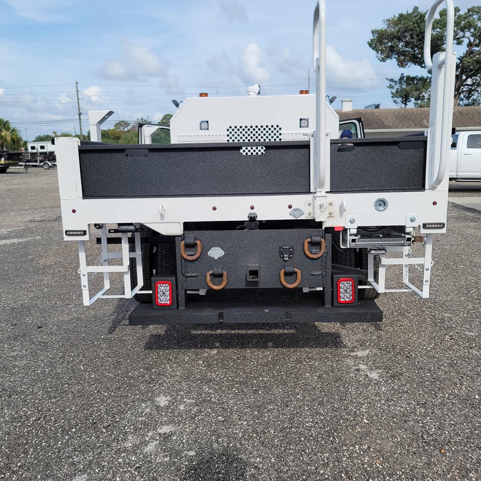 Защита кузова грузовика покрытием Line-X от царапин