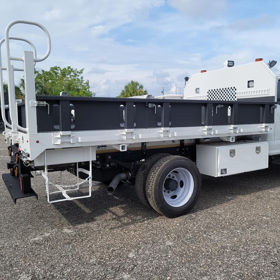 Защита кузова грузовика покрытием Line-X от царапин