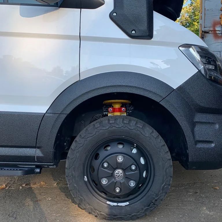 Защита шасси автобуса повышенной проходимости Torsus покрытием Line-X