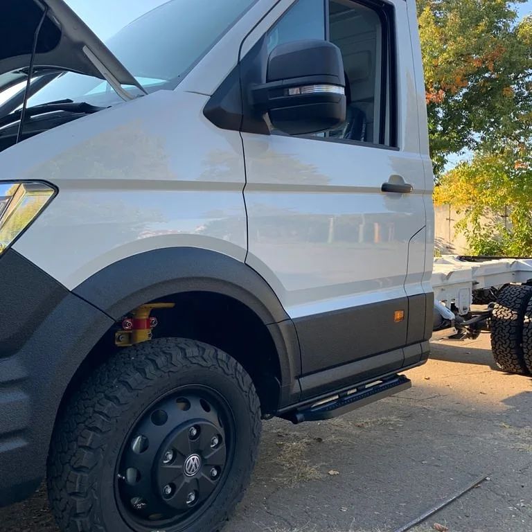 Защита шасси автобуса повышенной проходимости Torsus покрытием Line-X