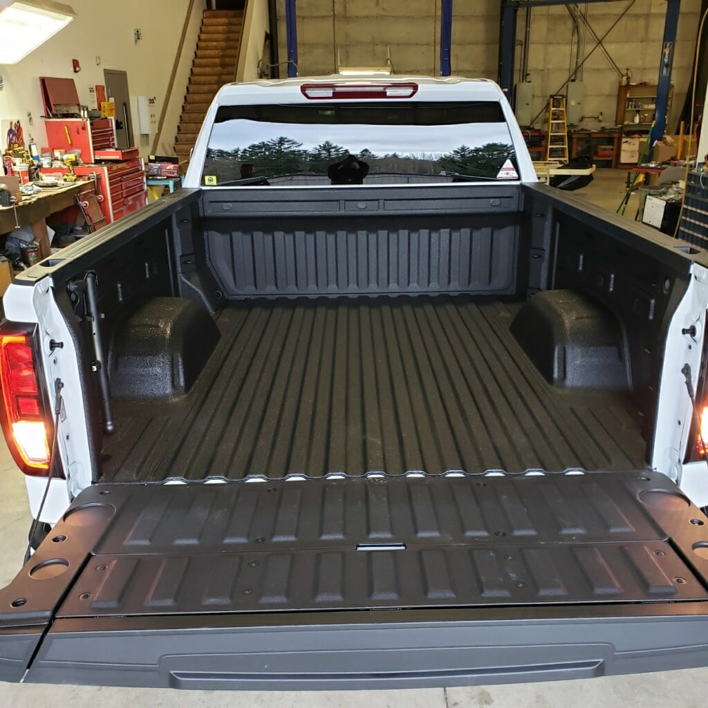 Защита багажного отделения покрытием Line-X