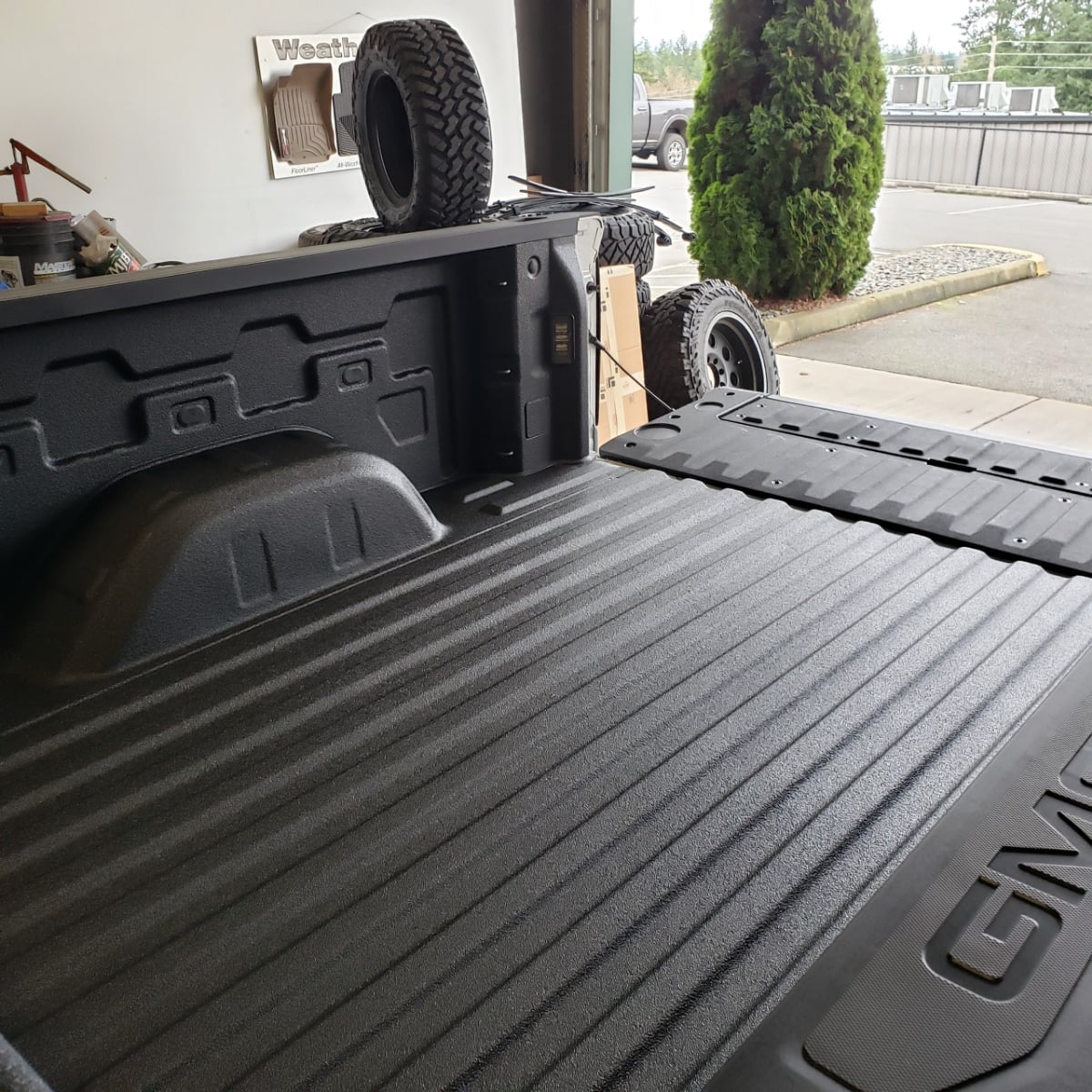 Защита багажного отделения покрытием Line-X