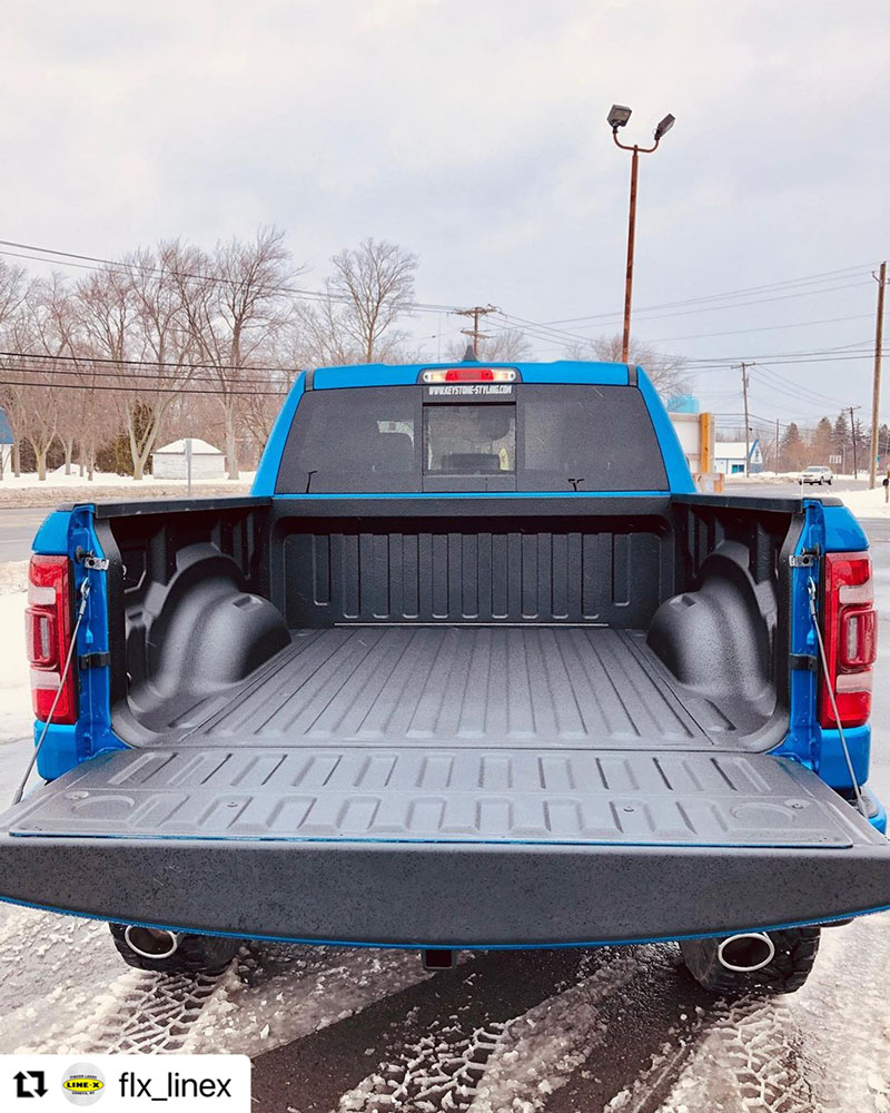 Dodge RAM – красивый и практичный с бедлайнером из Line-X