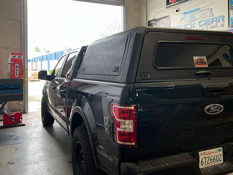 Защита крыши багажника кунга покрытием Line-X