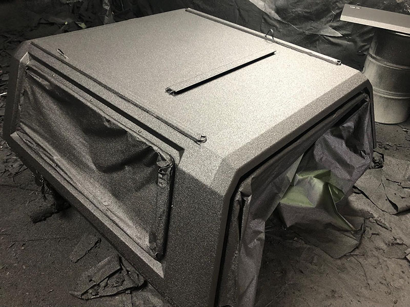 Защита крыши багажника кунга покрытием Line-X