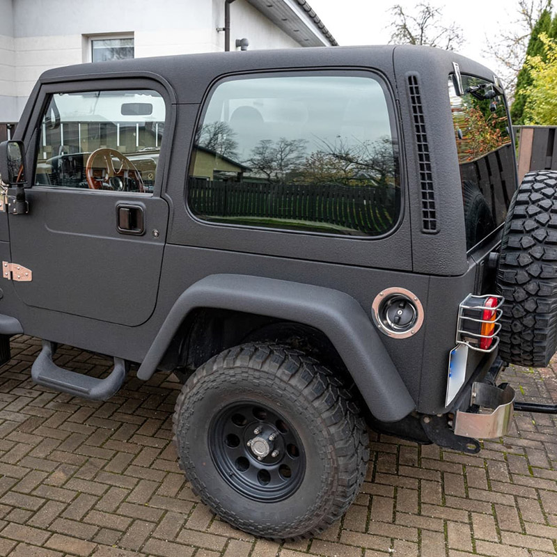 Защита кузова Джиппа Вранглера полимерным покрытием Line-X