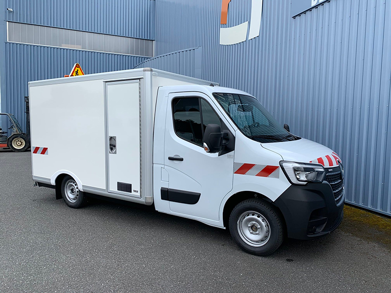 Защита фургона дорожной службы покрытием Line-X