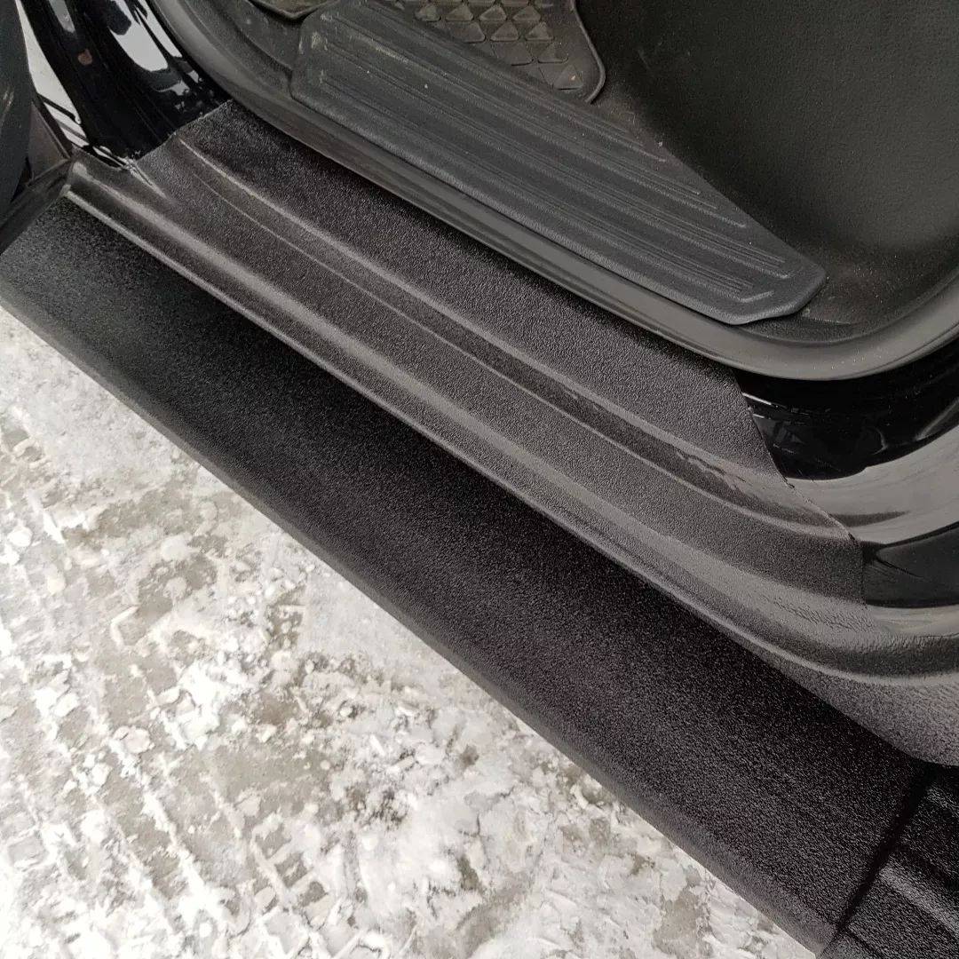 Пикапа Volkswagen Amarok в полимерной броне Line-X