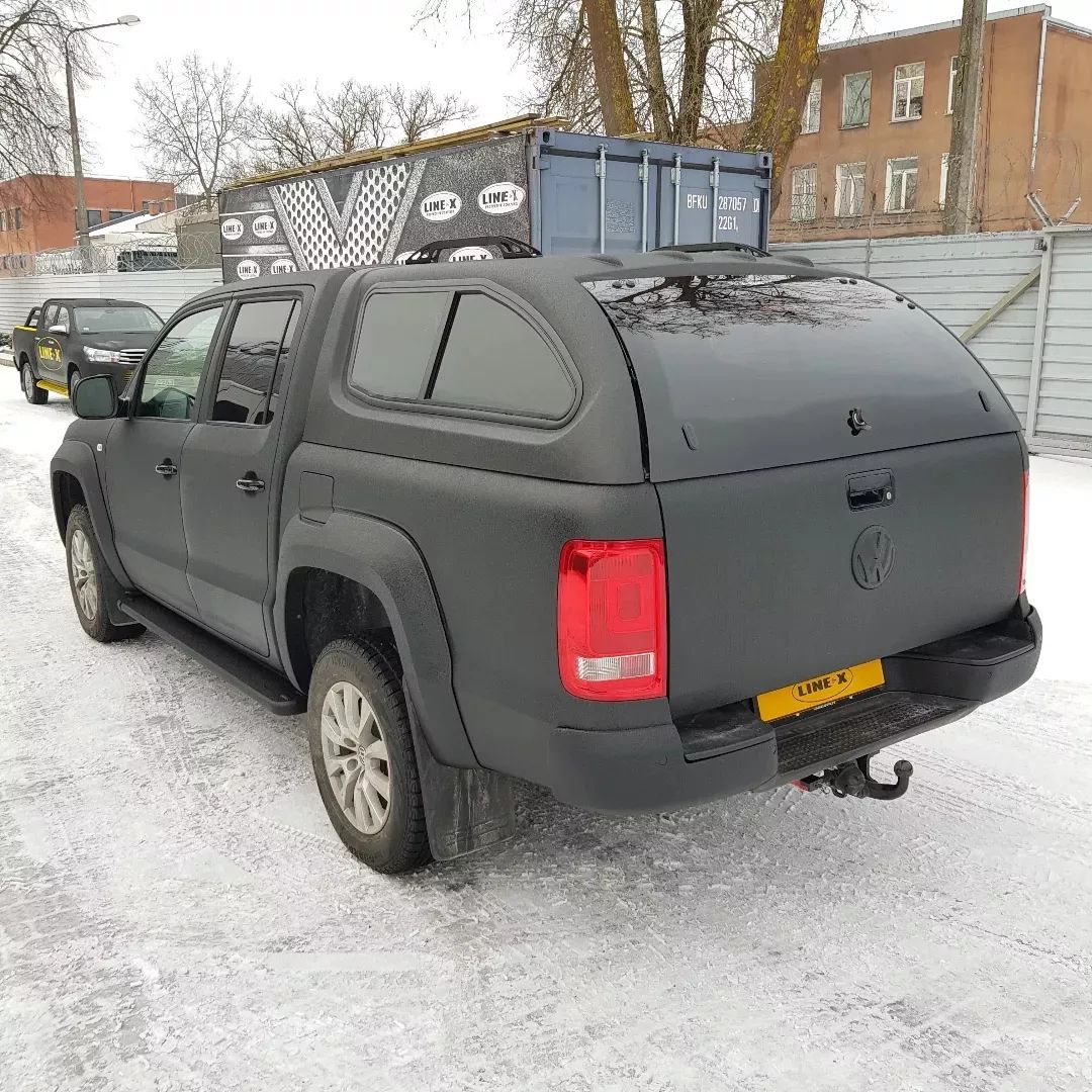 Пикапа Volkswagen Amarok в полимерной броне Line-X