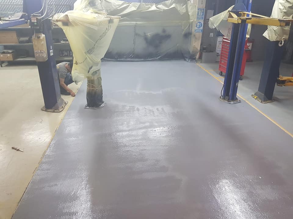 Line-X –для защиты полов гаражей и СТО